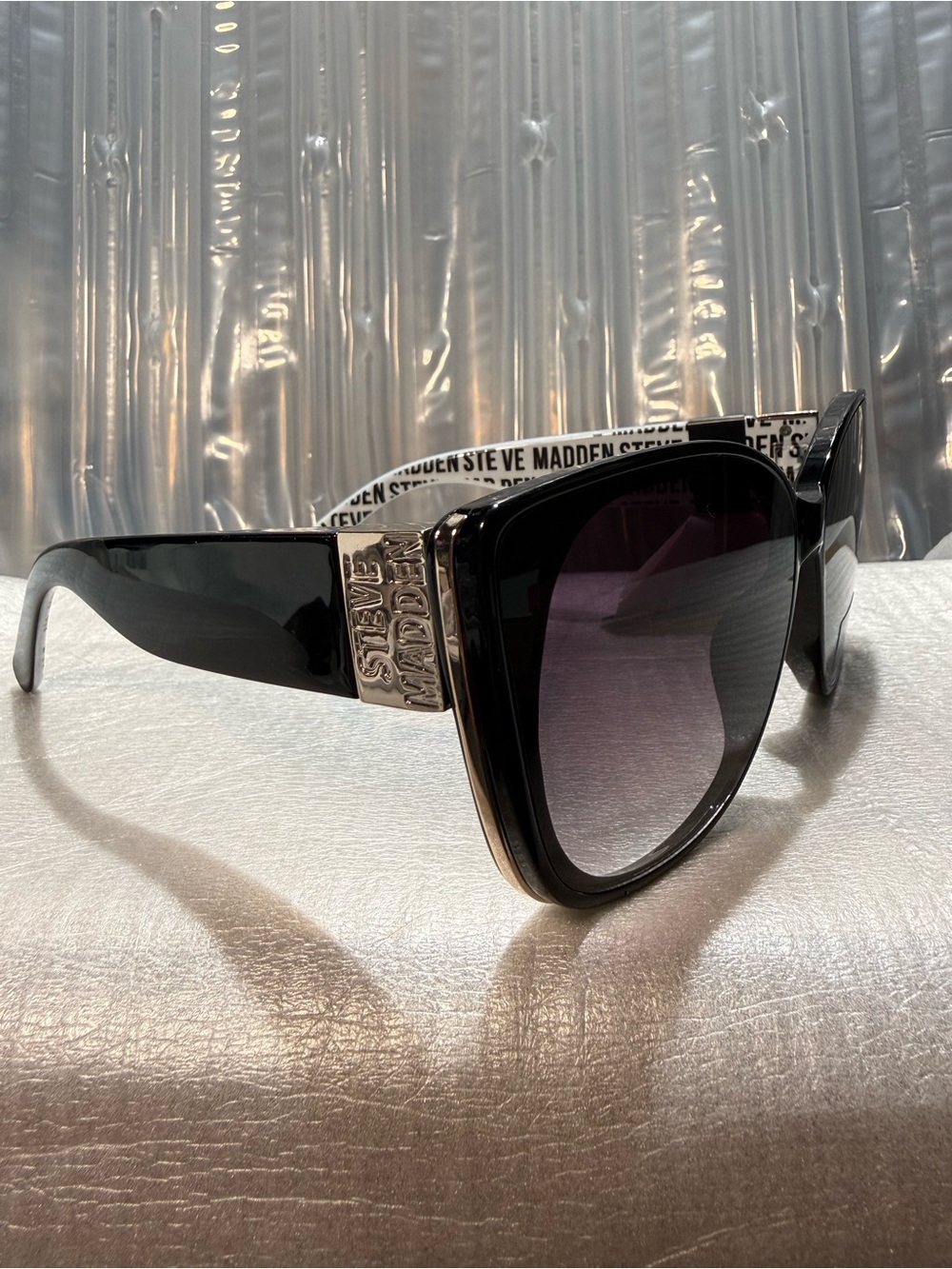 Women’s-Steve Madden Shelbea Sunglasses (Black Opaque/Shiny Gold)NWT